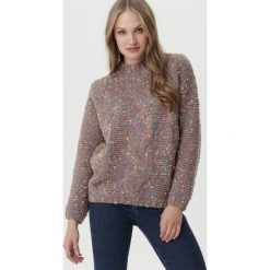 Khaki Sweter Benicia. Brązowe swetry damskie Born2be, uniwersalny, bez wzorów, z dzianiny, z długim rękawem, długie, bez kaptura. Za 149,99 zł.