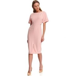 Sukienka midi z rękawem typu kimono. Różowe sukienki damskie Top Secret, do pracy, na lato, bez wzorów, eleganckie, z klasycznym kołnierzykiem, z krótkim rękawem, krótkie, midi, dopasowane. W wyprzedaży za 39,99 zł.