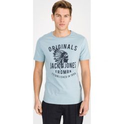 Jack & Jones Zugga Koszulka Niebieski. Niebieskie podkoszulki męskie Jack & Jones, xl, z nadrukiem, z bawełny, z krótkim rękawem. Za 64,95 zł.