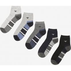 5-pack Mix kolorów Skarpety Irinesh. Skarpetki męskie Born2be, bez wzorów. Za 24,99 zł.