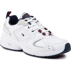 Sneakersy TOMMY JEANS - Heritage Sneaker EM0EM00373 White YBS. Białe sneakersy męskie Tommy Jeans, na co dzień, bez wzorów, z jeansu, bez zapięcia. Za 539,00 zł.