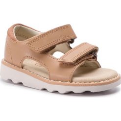 Sandały CLARKS - Crown Root T 261411316 Tan Leather. Brązowe sandały dziewczęce Clarks, ze skóry, bez zapięcia. W wyprzedaży za 149,00 zł.