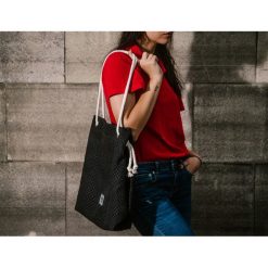 Czarna torebka worek na lato rączki linki. Czarne torebki klasyczne damskie marki Pakamera, na ramię. Za 129,00 zł.