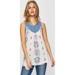 Desigual - Top. Niebieskie bluzki damskie Desigual, s, z haftami, z bawełny, z okrągłym kołnierzem, bez rękawów. W wyprzedaży za 129,90 zł.