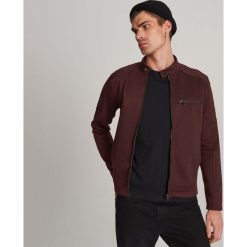 Rozpinana bluza ze stójką - Bordowy. Czerwone bluzy męskie Reserved, s, bez wzorów, ze stójką, bez rękawów, bez kaptura. Za 139,99 zł.
