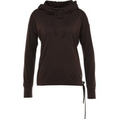 Super.natural FUNNEL HOODIE Bluza z kapturem mole. Pomarańczowe bluzy damskie marki super.natural, xs, bez wzorów, z poliesteru, bez rękawów, z kapturem. Za 379,00 zł.