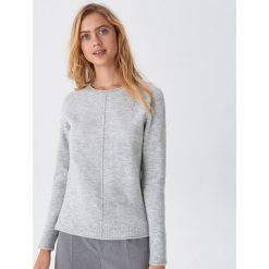 Sweter z ozdobnym wykończeniem - Jasny szary. Szare swetry damskie House, xl, bez wzorów, bez rękawów, bez kaptura. W wyprzedaży za 49,99 zł.