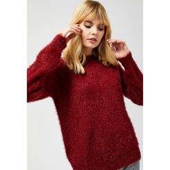Sweter typu miś. Czerwone swetry damskie Moodo, m, bez wzorów, z nylonu, klasyczne, z długim rękawem, długie, bez kaptura. Za 39,99 zł.