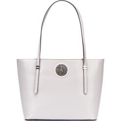 Guess Open Road Torebka Biały. Białe torebki klasyczne damskie Guess, z aplikacjami, z materiału, bez dodatków. Za 528,95 zł.