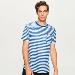 T-shirty męskie: T-shirt w paski z kieszonką – Niebieski