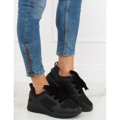 Buty sportowe czarne 520-7 BLACK. Czarne buty sportowe damskie obuwie damskie, z tkaniny. Za 41,94 zł.