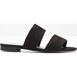Klapki bonprix czarny. Czarne klapki damskie bonprix, bez wzorów, bez obcasa. Za 32,99 zł.
