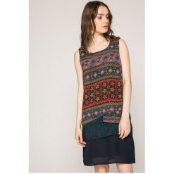 Desigual - Sukienka Jonatan. Niebieskie sukienki mini damskie marki Desigual, na co dzień, z poliesteru, casualowe, z okrągłym kołnierzem, proste. W wyprzedaży za 199,90 zł.