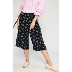 Answear - Spodnie Stripes Vibes. Niebieskie spodnie damskie ANSWEAR, s, bez wzorów, z wiskozy, eleganckie. W wyprzedaży za 39,90 zł.
