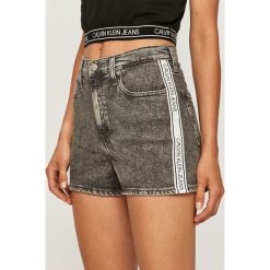 Calvin Klein Jeans - Szorty. Szare szorty damskie Calvin Klein Jeans, bez wzorów, z elastanu, casualowe. Za 299,90 zł.