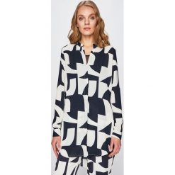 Vero Moda - Koszula. Białe bluzki damskie Vero Moda, na co dzień, s, bez wzorów, z poliesteru, casualowe, ze stójką, z długim rękawem. W wyprzedaży za 79,90 zł.