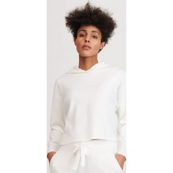 Dzianinowa bluza - Kremowy. Białe bluzy damskie Reserved, s, bez wzorów, z dzianiny, bez rękawów, bez kaptura. Za 119,99 zł.