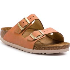 Klapki BIRKENSTOCK - Arizona Bs 1012902 Washed Metallic Sea Copper. Pomarańczowe klapki damskie marki Birkenstock, bez wzorów, ze skóry, bez obcasa. Za 349,00 zł.