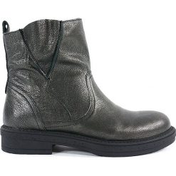 BOTKI DAMSKIE NES 17252 SRE. Botki damskie Nessi, ze skóry, bez obcasa, bez zapięcia. Za 249,00 zł.