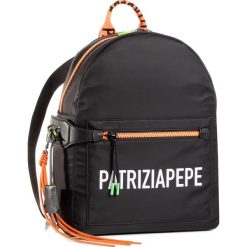 Plecak PATRIZIA PEPE - 2V9891/A344-K103 Nero. Czarne plecaki damskie Patrizia Pepe, bez wzorów, z materiału, eleganckie, bez dodatków. Za 949,00 zł.