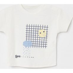 Bawełniany t-shirt z aplikacją 3d - Kremowy. Białe t-shirty męskie Reserved, z aplikacjami, z bawełny, bez kołnierzyka. W wyprzedaży za 12,99 zł.