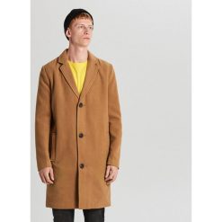 Klasyczny płaszcz - Brązowy. Pomarańczowe płaszcze męskie Cropp, s, bez wzorów, klasyczne, bez kaptura. Za 269,99 zł.