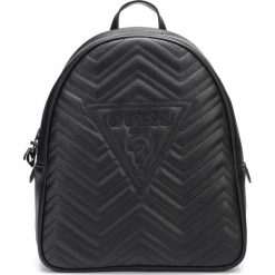 Guess Zana Large Plecak Czarny. Czarne plecaki damskie Guess, z aplikacjami, z materiału. Za 593,95 zł.