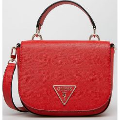 Guess Jeans - Torebka. Różowe torebki klasyczne damskie Guess Jeans, w paski, z bawełny, eleganckie, na ramię, małe, bez dodatków. W wyprzedaży za 299,90 zł.