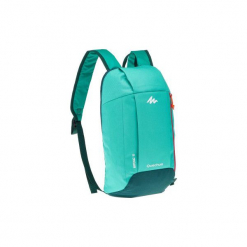 Plecak turystyczny NH100 10 l. Zielone plecaki męskie marki QUECHUA, z materiału. Za 12,99 zł.