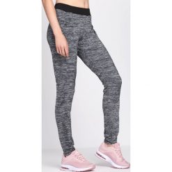 Szare Spodnie Dresowe Affirmative. Szare spodnie dresowe damskie Born2be, s, z napisami, z dresówki. Za 19,99 zł.