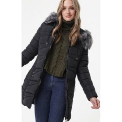 Czarna Kurtka Nechells. Czarne kurtki damskie Born2be, na zimę, s, bez wzorów, eleganckie, długie, z kapturem. Za 359,99 zł.