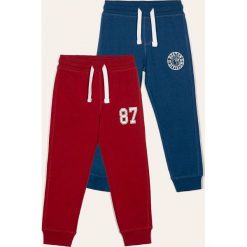 Blukids - Spodnie dziecięce 98-134 cm (2 pack). Czerwone spodnie chłopięce Blukids, bez wzorów, z bawełny, casualowe. Za 69,90 zł.
