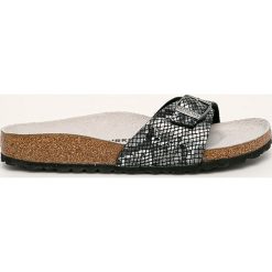 Birkenstock - Klapki Madrid. Czarne klapki damskie Birkenstock, bez wzorów, z gumy, bez obcasa, na obcasie. W wyprzedaży za 229,90 zł.