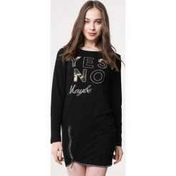 Czarna Tunika Issue. Czarne tuniki damskie Born2be, s, z napisami, z dzianiny, z okrągłym kołnierzem, z długim rękawem. Za 39,99 zł.