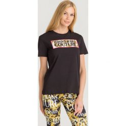 T-SHIRT Versace Jeans Couture. Czarne t-shirty damskie Versace Jeans Couture, s, z nadrukiem, z bawełny, z okrągłym kołnierzem. Za 389,00 zł.