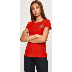 Jacqueline de Yong - T-shirt. Różowe bluzki damskie Jacqueline de Yong, s, z aplikacjami, z bawełny, z okrągłym kołnierzem. Za 49,90 zł.