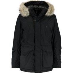 GStar WHISTLER TWILL FUR HDD SHORT PARKA Kurtka zimowa black. Czarne parki męskie G-Star, na zimę, m, bez wzorów, z bawełny. W wyprzedaży za 637,45 zł.