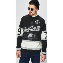 Nike Sportswear - Bluza. Czarne bluzy męskie marki Nike Sportswear, s, z nadrukiem, z bawełny, z okrągłym kołnierzem, bez rękawów, bez kaptura. Za 649,90 zł.