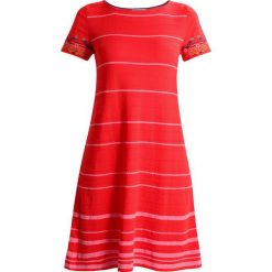 Ivko STRIPED DRESS INTARSIA PATTERN Sukienka dzianinowa rot. Czerwone sukienki dzianinowe marki Ivko. W wyprzedaży za 399,20 zł.