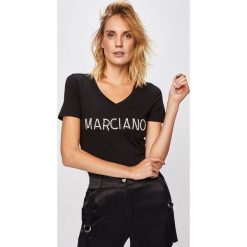 Marciano Guess - T-shirt. Czarne bluzki damskie MARCIANO GUESS, s, z nadrukiem, z elastanu, bez kołnierzyka. W wyprzedaży za 229,90 zł.