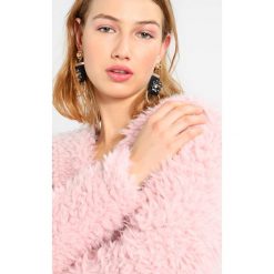 Gina Tricot WANDA JACKET Kurtka zimowa pink purple. Fioletowe kurtki damskie zimowe marki Gina Tricot, z poliesteru. Za 129,00 zł.