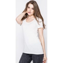 Topy damskie: Lacoste – Top