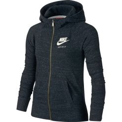 Bluza z kapturem, zapinana na zamek. Czerwone bluzy dziewczęce marki Nike, z bawełny, z długim rękawem, długie, z kapturem. Za 251,96 zł.