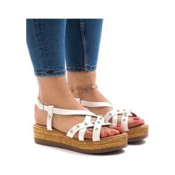 Białe sandały espadryle na platformie 314-2B. Białe espadryle damskie ButyModne, w paski, na wysokim obcasie, na platformie. Za 74,49 zł.