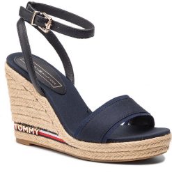 Espadryle TOMMY HILFIGER - Iconic Elena Corporate Ribbon FW0FW04075 Midnight 403. Niebieskie espadryle damskie TOMMY HILFIGER, bez wzorów, ze skóry, bez obcasa, na obcasie. W wyprzedaży za 299,00 zł.