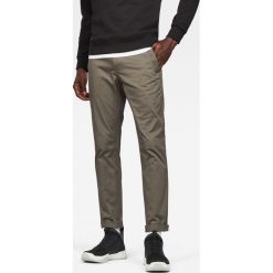 G-Star Raw - Spodnie. Szare spodnie męskie marki G-Star RAW, na co dzień, bez wzorów, z elastanu, retro. W wyprzedaży za 299,90 zł.