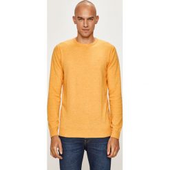 Wrangler - Sweter. Żółte swetry męskie Wrangler, s, bez wzorów, z bawełny, z okrągłym kołnierzem, bez kaptura. W wyprzedaży za 149,90 zł.