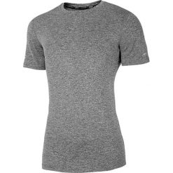 T-shirt funkcyjny w kolorze szarym. Szare t-shirty męskie Outhorn, xl, bez wzorów, z materiału, z okrągłym kołnierzem. W wyprzedaży za 39,95 zł.
