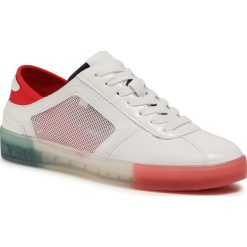 Sneakersy KEDDO - 807132/02-01E White/Red. Białe półbuty damskie Keddo, bez wzorów, ze skóry ekologicznej, bez obcasa, na płaskiej podeszwie, bez zapięcia. W wyprzedaży za 189,00 zł.