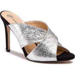 Klapki SOLO FEMME - 26494-58-020/I51-06-00 Czarny/Srebrny. Szare klapki damskie Solo Femme, bez wzorów, ze skóry, bez obcasa, na obcasie. W wyprzedaży za 239,00 zł.